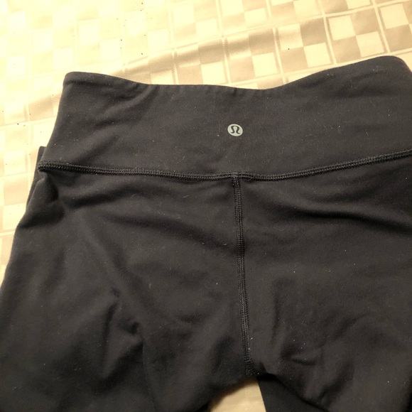 Lululemon Wunder Under Capri length - Picture 2 of 3